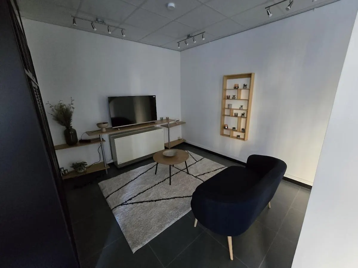 Apartment Quiet 3 Bedroom Accommodation